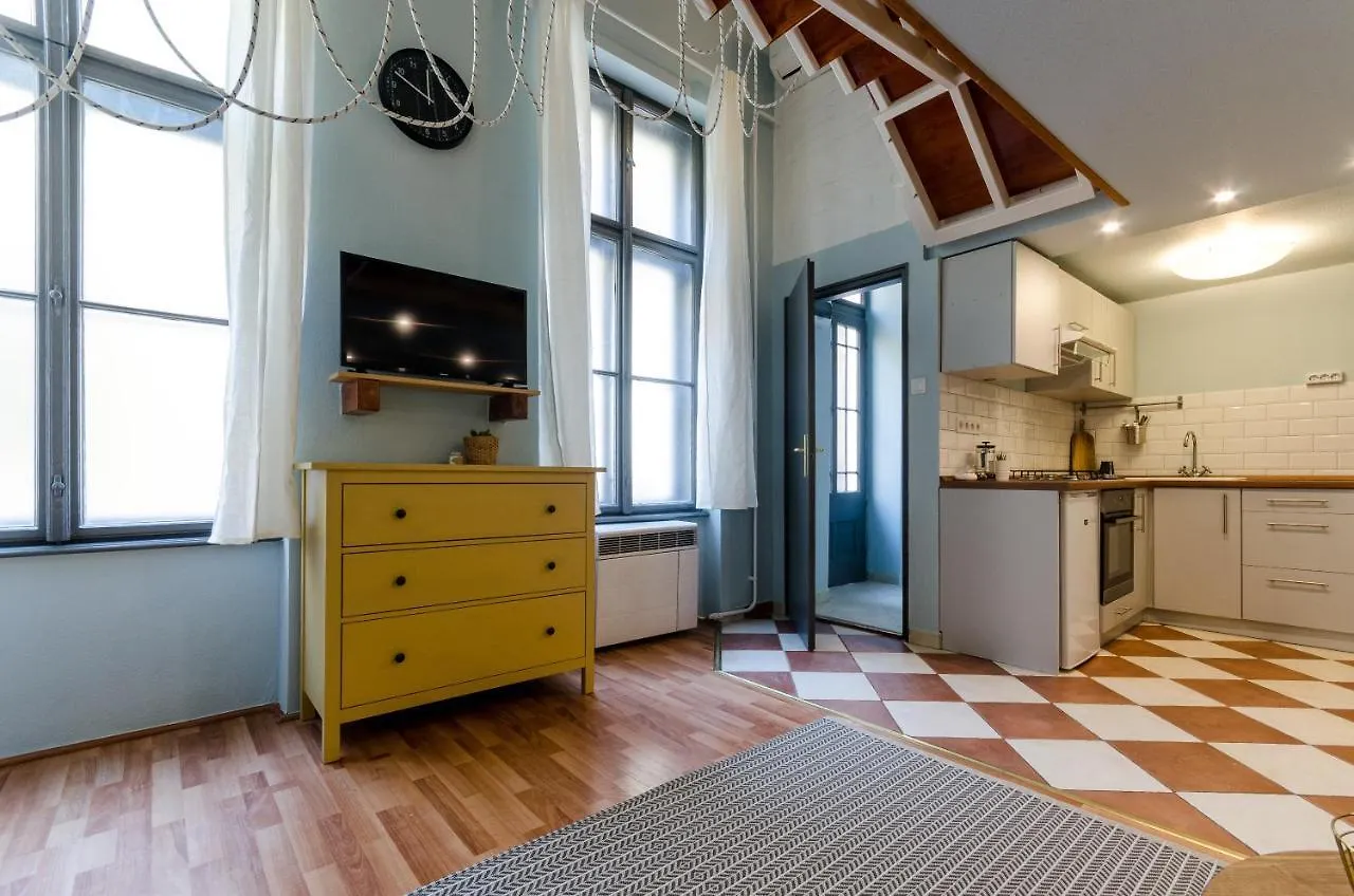 Paulay'S Studio Apartment In The City Center. Budapest Hungary