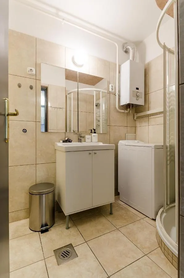Paulay'S Studio Apartment In The City Center. Budapest