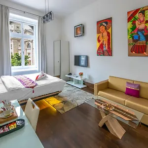 3* Hotell Andrassy Thai